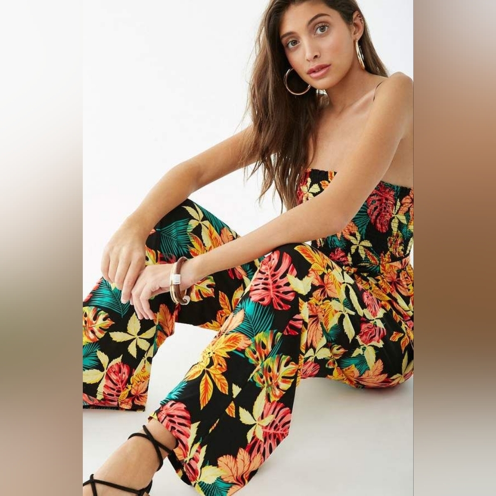 Forever 21 Tropical Floral Print Smocked Jumpsuit Womens Size Small